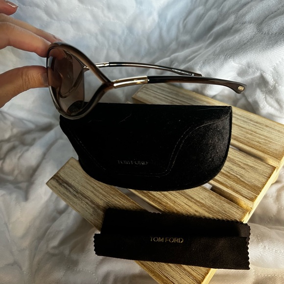 Authentic Tom Ford sunglasses. - Picture 4 of 4